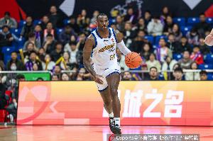 媒体人：北京男篮正深入接触前广厦大外援贾卡尔·桑普森