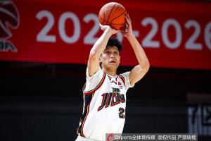 直播吧：自由球员栾利程与宁波达成2年C类合同协议