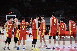 媒体人：男篮这次热身对手是FIBA找来的 商业赛收费也在情理之中