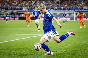 记者：前田大然明日接受伊普斯维奇体检，转会费总价1000万英镑