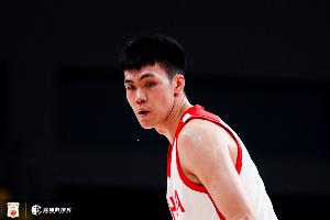媒体人：庞峥麟今夏比赛几乎没拉过 李悦洲未来会是后卫重要人选