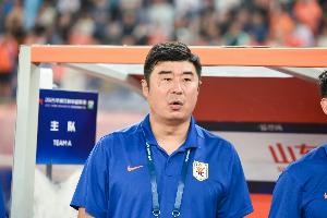 鲁媒评韩鹏、宿茂臻离任：忍耐与付出，换不来“爱情证书”