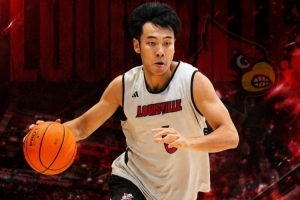 媒体人：张博源是最后一位获得出场机会的正式球员 但他表现出彩